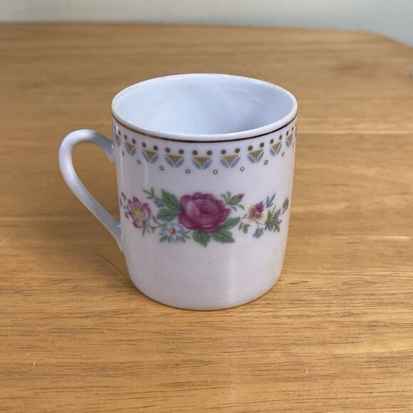 Vintage Demitasse Expresso Porcelain Tea Cup & Saucer Red Rose Pattern Gold Trim - Picture 8 of 14